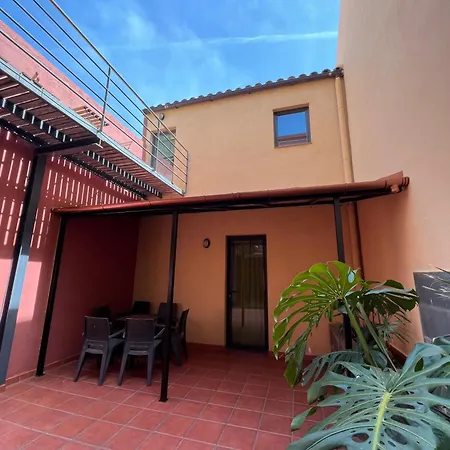 Casa Neus, Casa Cerca De Barcelona 略夫雷加特河畔圣费柳